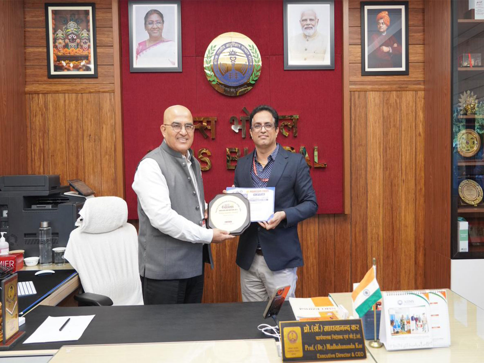 Executive Director of AIIMS Bhopal, Prof (Dr) Madhwanand Kar (L) and Dr Babu Lal (R) (Photo/ANI)