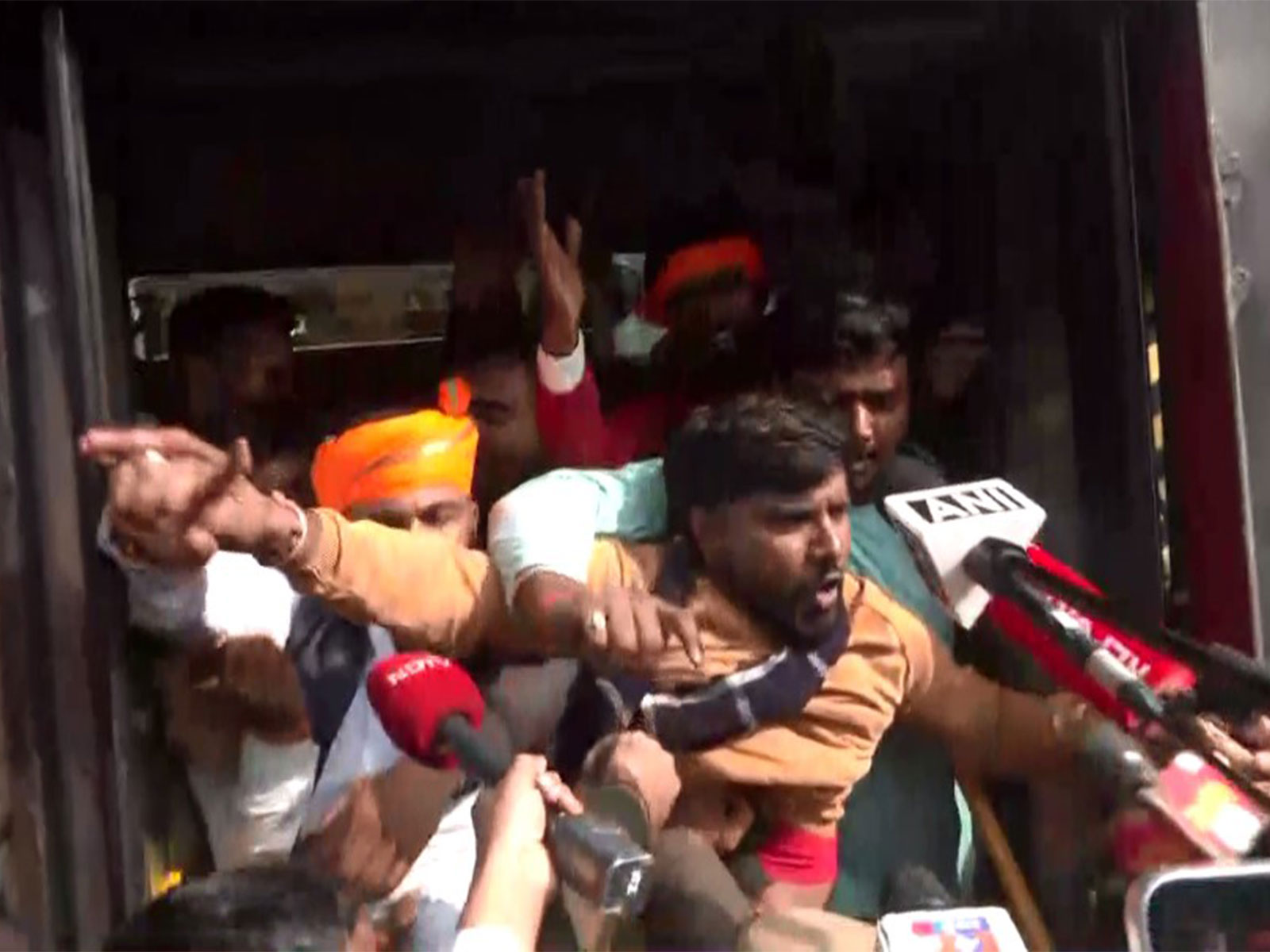 VHP and Hindu groups detained during protest against Dipu Das lynching in Bangladesh (Photo/ANI)