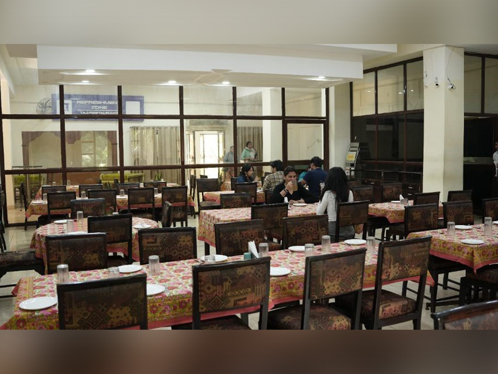 Taj Restaurant: The Unsung Stop Next to the Taj Mahal, the world's Iconic Wonder