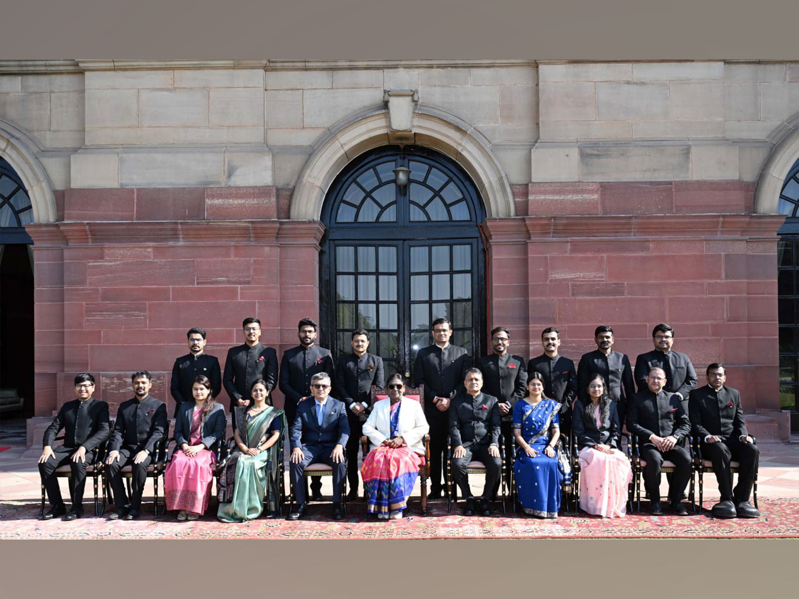 Indian Defence Accounts Service Probationers call on President Droupadi Murmu at Rashtrapati Bhavan (Photo/PIB)