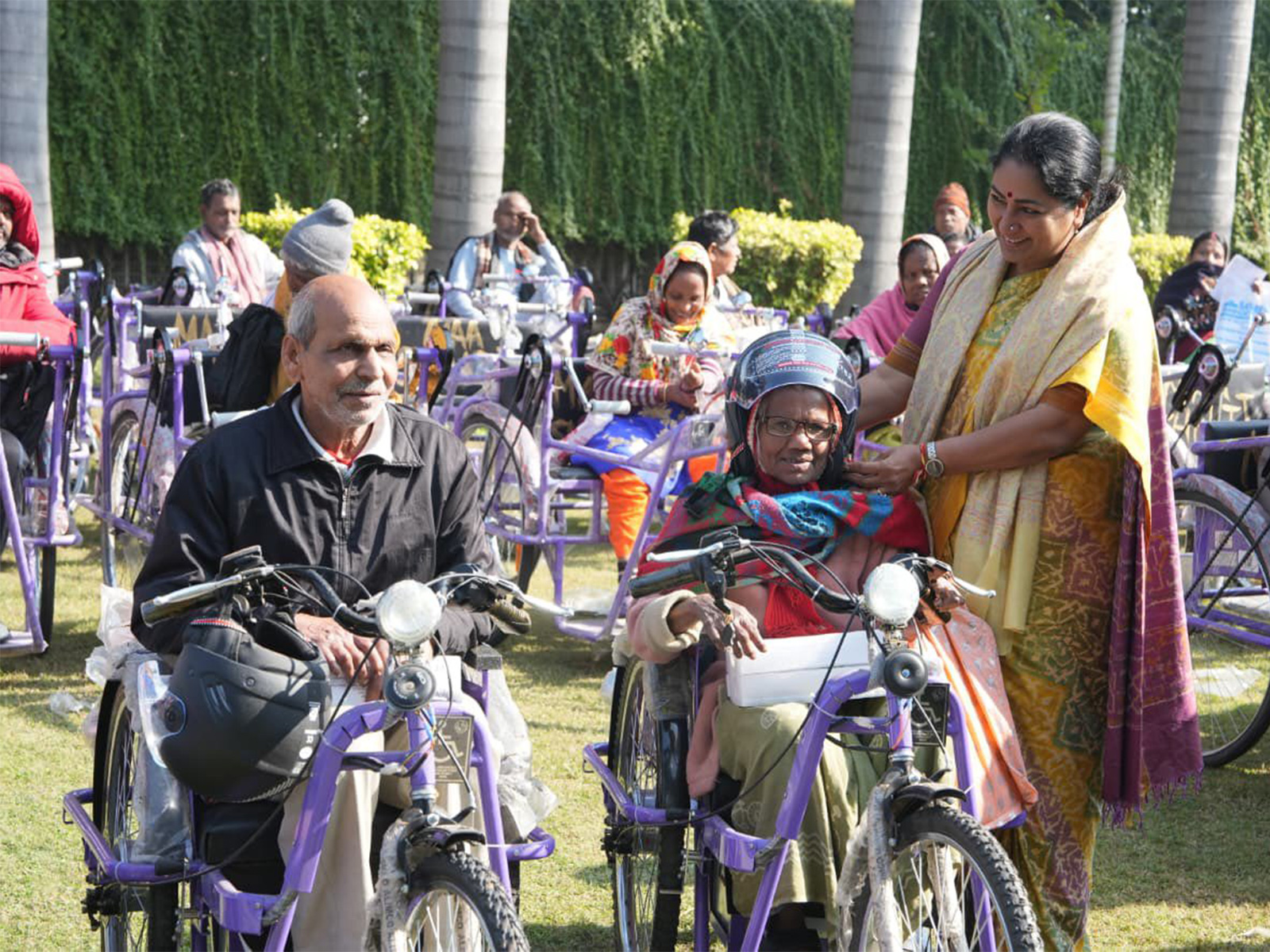 Delhi CM Rekha Gupta also participated in the 'Divyang Janon ke Divya Atal' programme, where she interacted with persons with disabilities (Photo/X@gupta_rekha) 