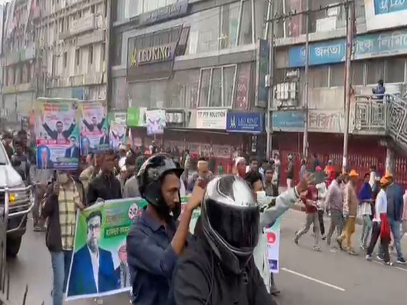 Bangladesh: Massive crowds gather as Tarique Rahman arrives in Dhaka today (Photo/ANI)