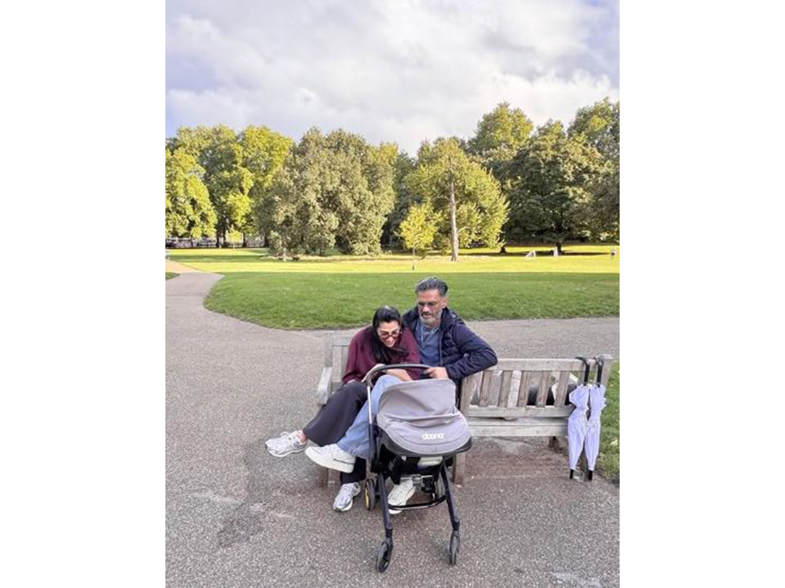 Suniel Shetty and his wife Mana (Image source: Suniel's Instagram)