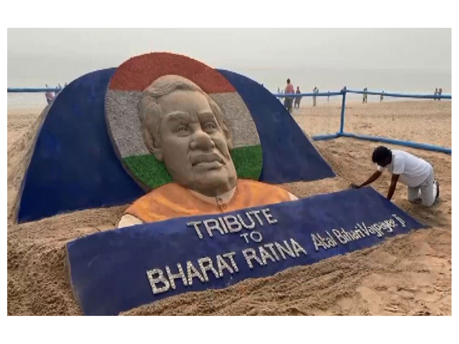 Sand artist Sudarsan Pattnaik (Photo/ANI)