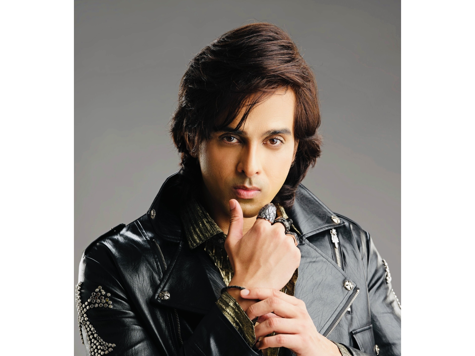 Popstar Season Is Here: Kabbir Khan Shines Bright in "Sheeshe De Glass"