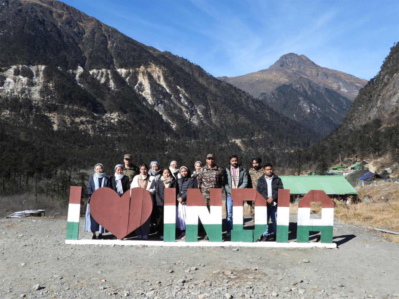 Teachers from St. Francis de Sales (SFS) College, Aalo with Indian Army(Photo/PRO Defence)