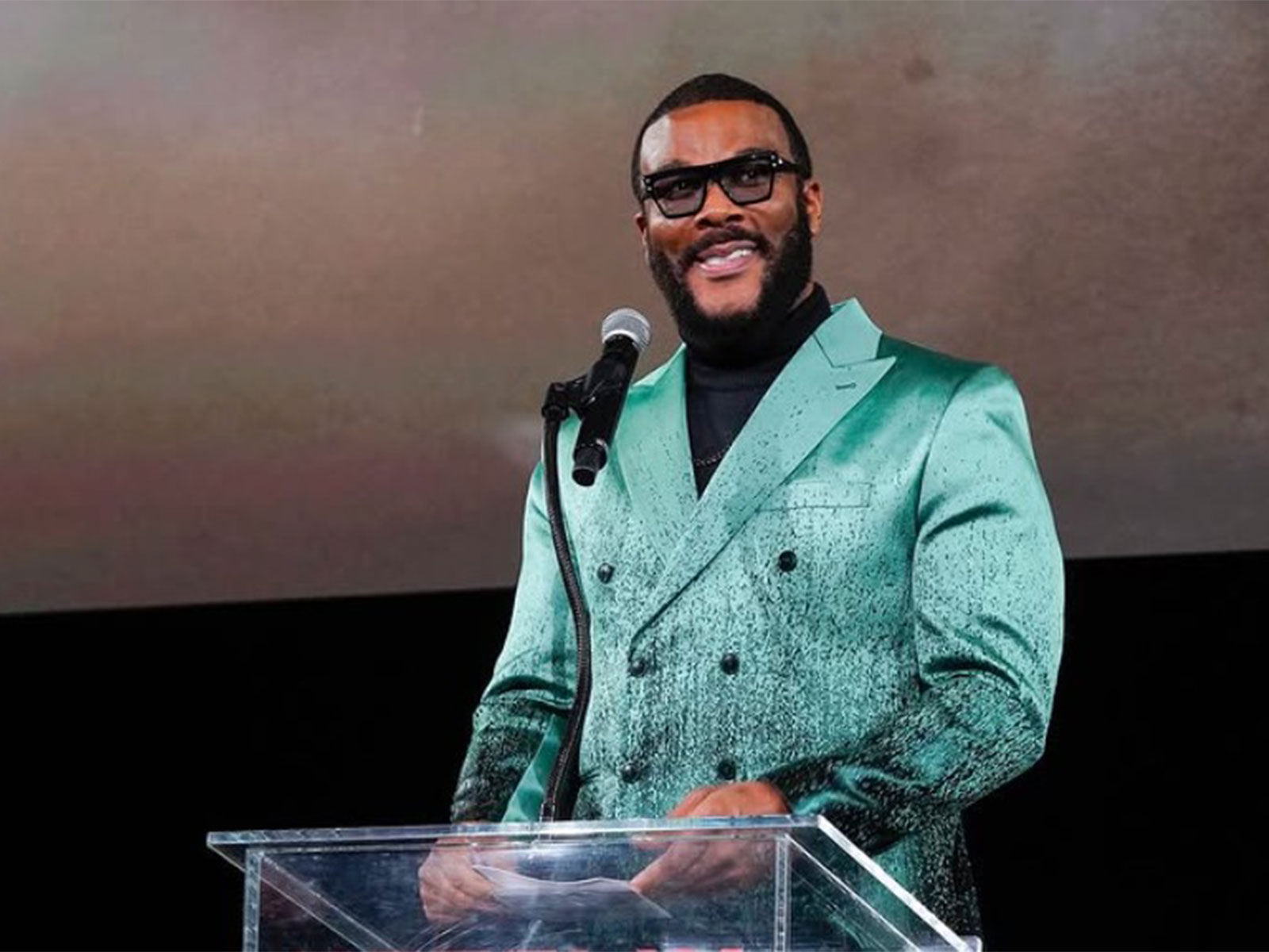  Tyler Perry (Image source: Instagram/ @tylerperry)