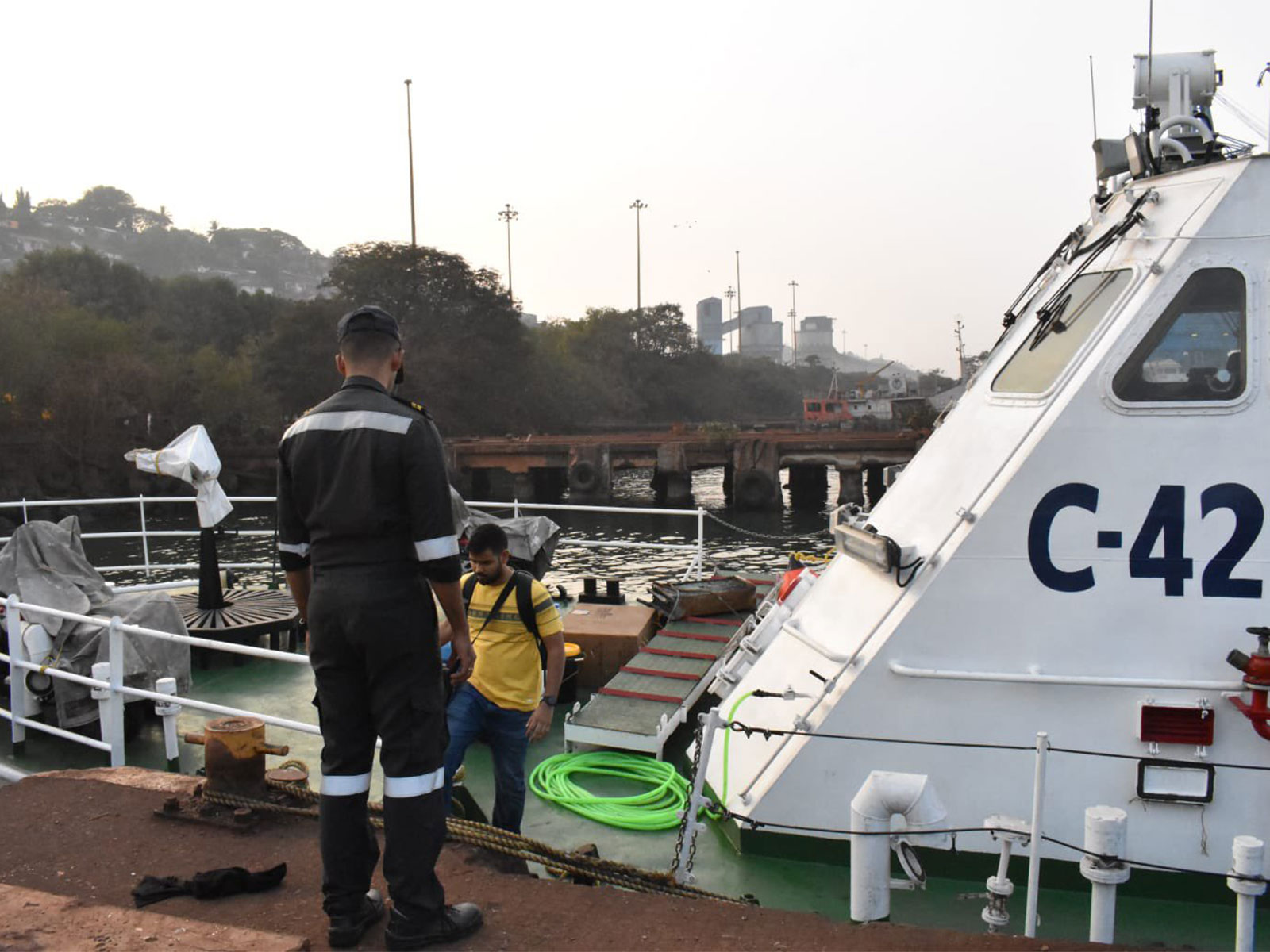 ICG evacuates Indian sailor from UK-flagged vessel (Photo/X/@IndiaCoastGuard)