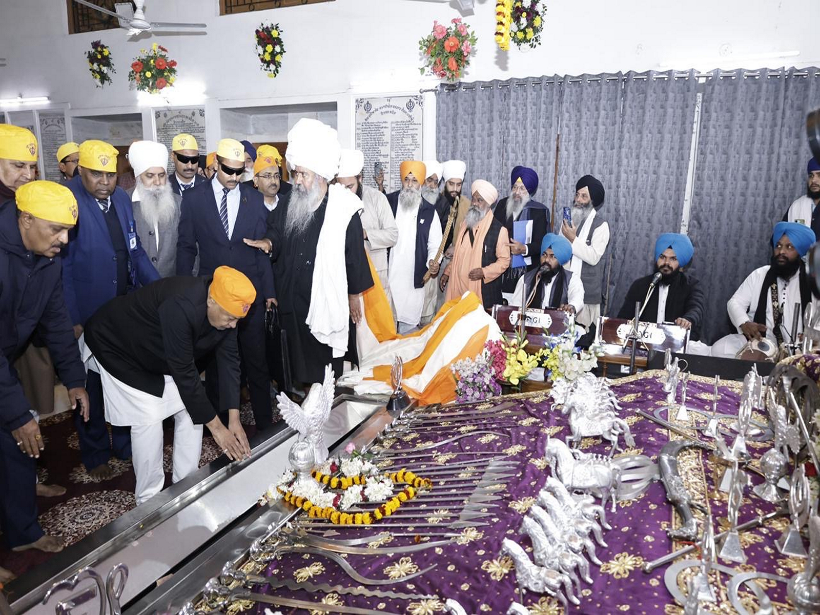 Bihar CM Nitish Kumar offers prayers on Guru Gobind Singh's Prakash Purb in Patna Sahib. (Photo/X@@NitishKumar)