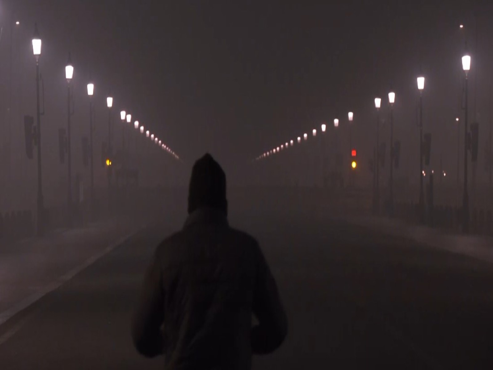 India Gate not visible due to smog (Photo/ANI)