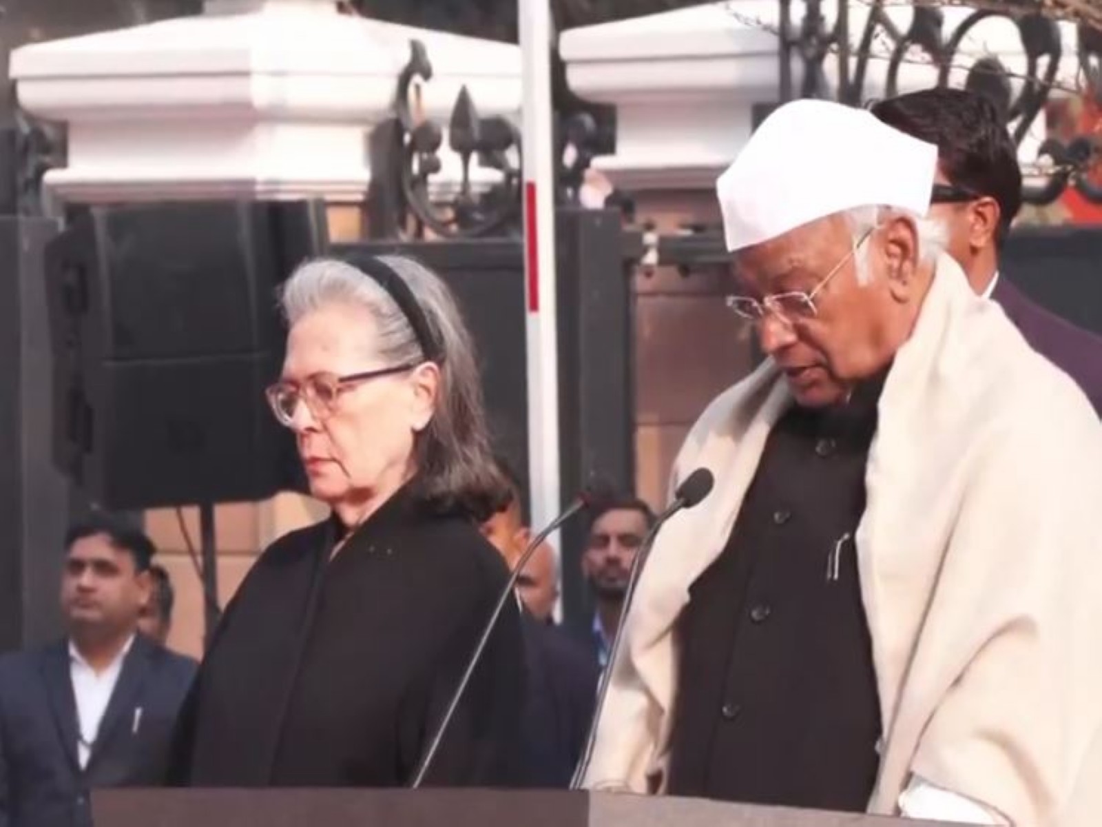 Congress National President Mallikarjun Kharge and Parliamentary Party Chairperson Sonia Gandhi at a party event.  (Photo/ANI)