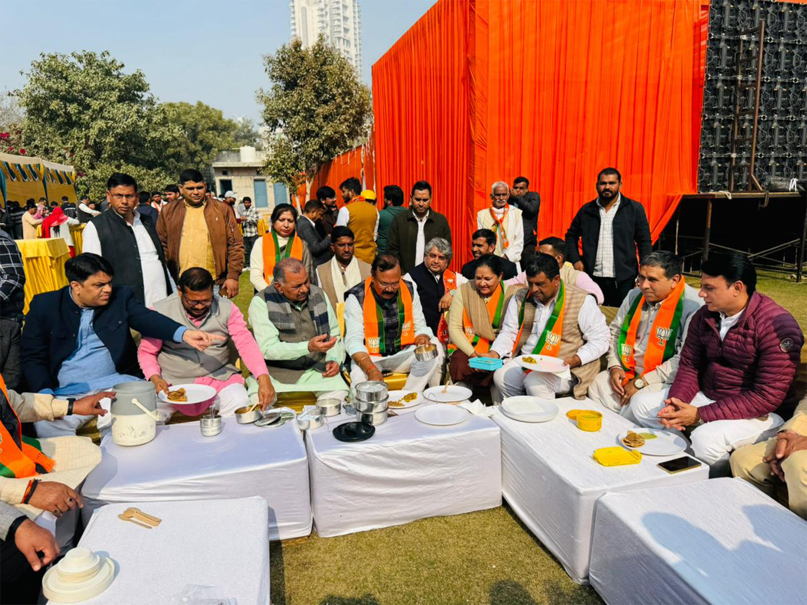 Kisan Morcha organises "Mann Ki Baat Tiffin meeting" (Photo/ANI)