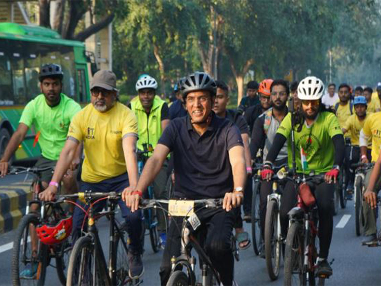 Union Sports Minister Mansukh Mandaviya leading the Sundays on Cycle. (Photo: SAI Media)