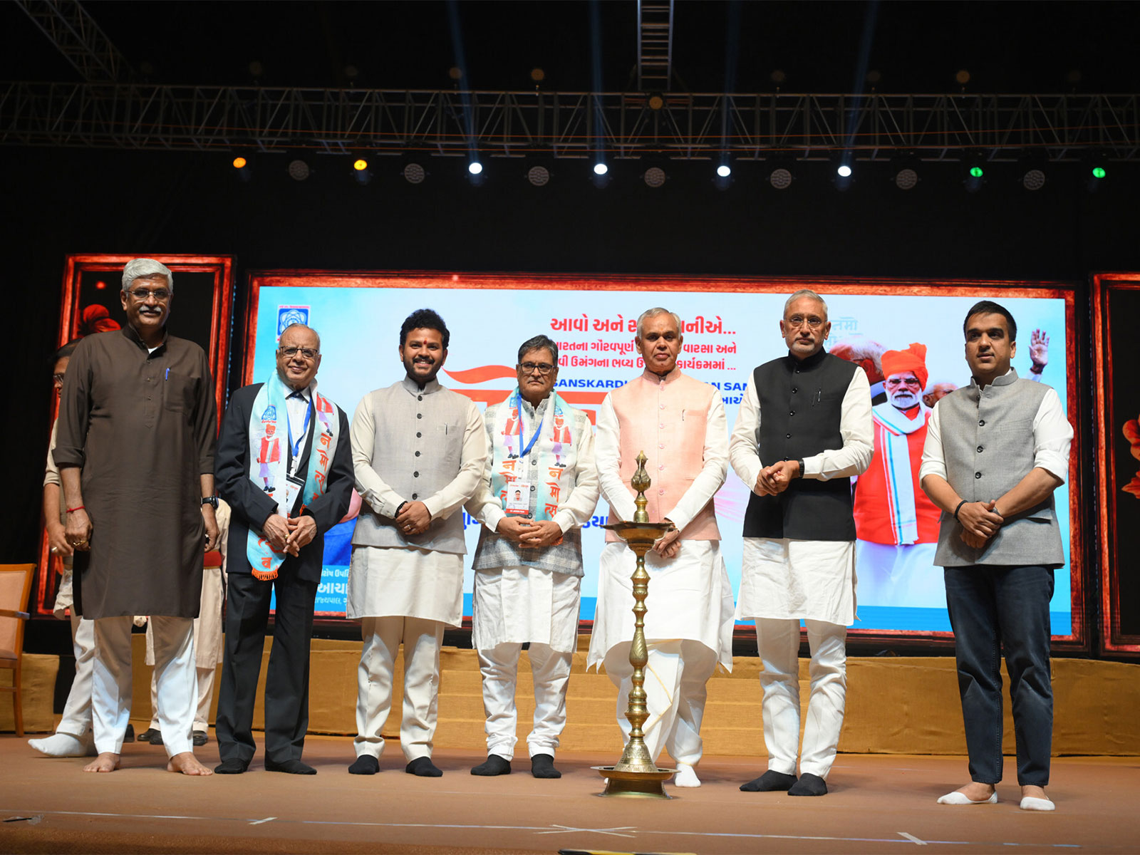 Shri Acharya Devvrat, Governor of Gujarat, and Union Ministers Shri Kinjarapu Ram Mohan Naidu & Gajendra Singh Shekhawat Grace Namotsav at Sanskardham