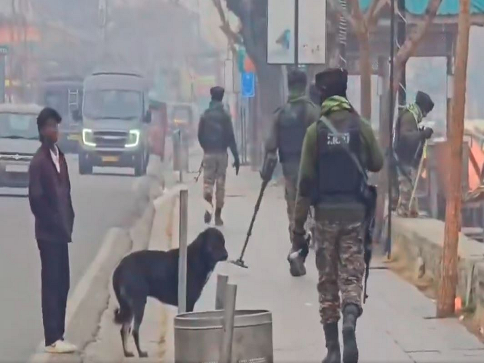 Tight security deployed around Dal Lake for the New Year celebrations (Photo/ANI)