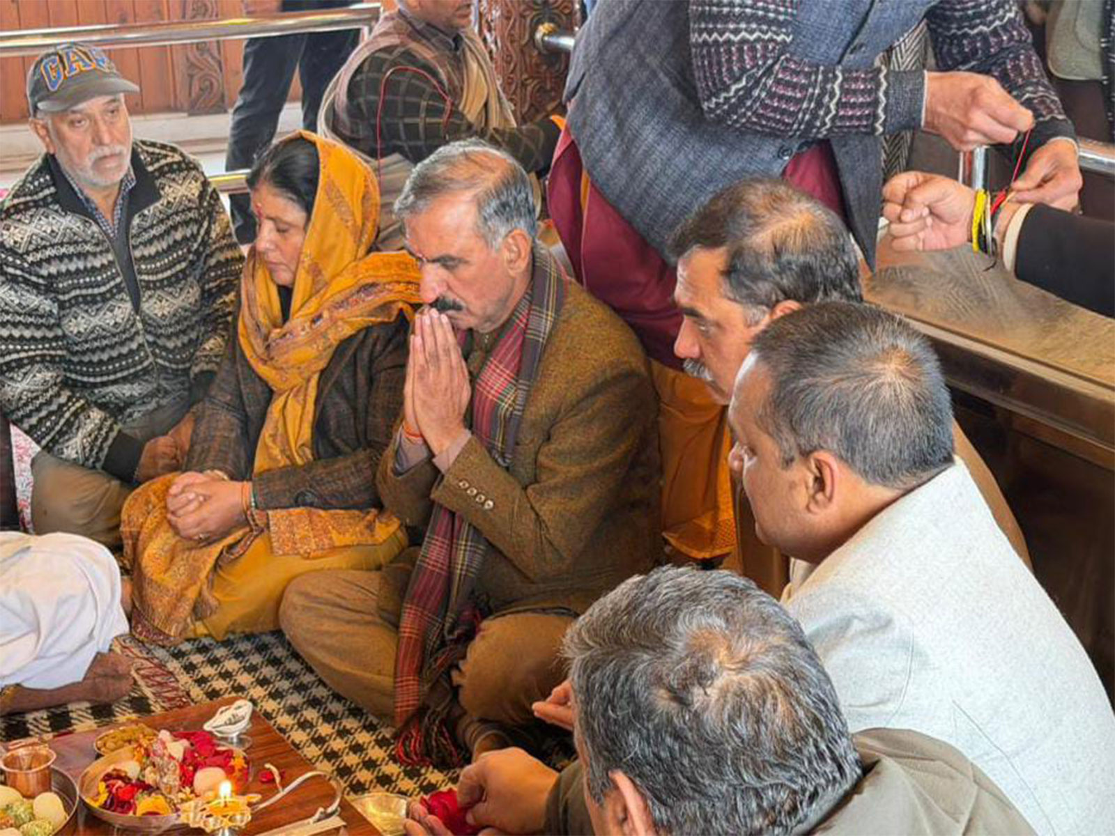 Himachal Pradesh CM  Sukhvinder Singh Sukhu and his wife pray at Tara Devi Temple (Photo/CMO)