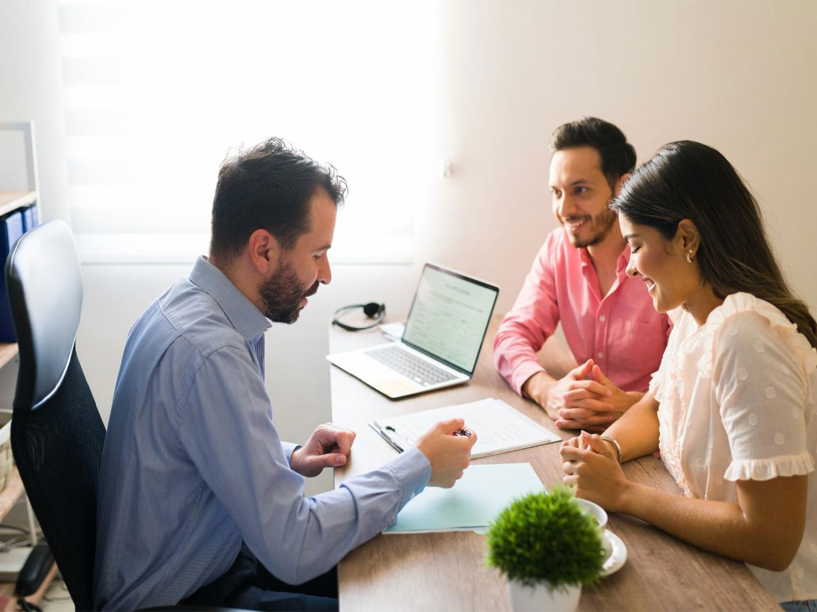 Term Life Insurance vs Life Insurance: Which Offers Better Family Protection?