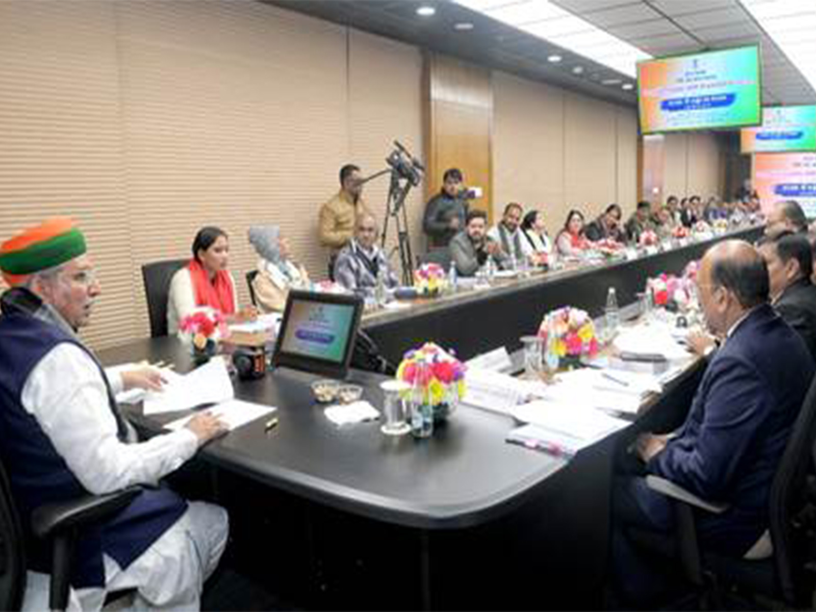Meeting of the 14th edition of 'Hindi Salahkar Samiti' at Dr Ambedkar International Centre (Photo/ PIB)