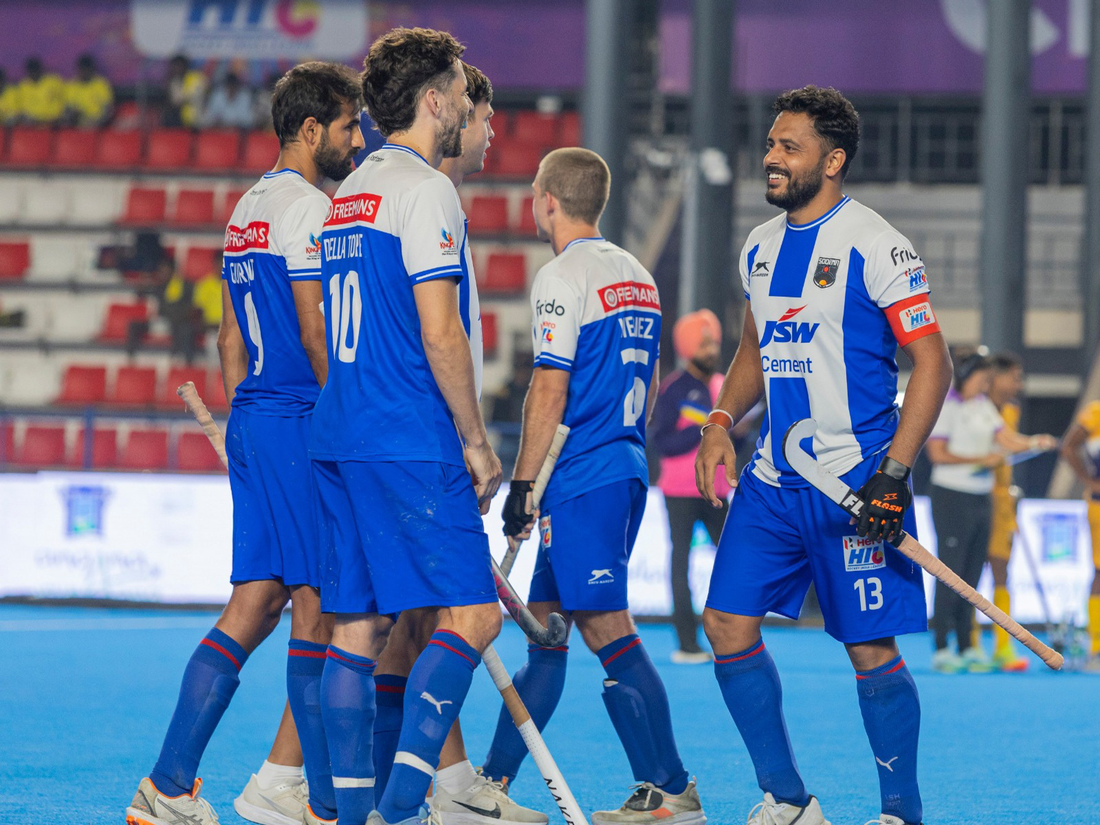 Players in action during Men's HIL. (Photo/HIL) 