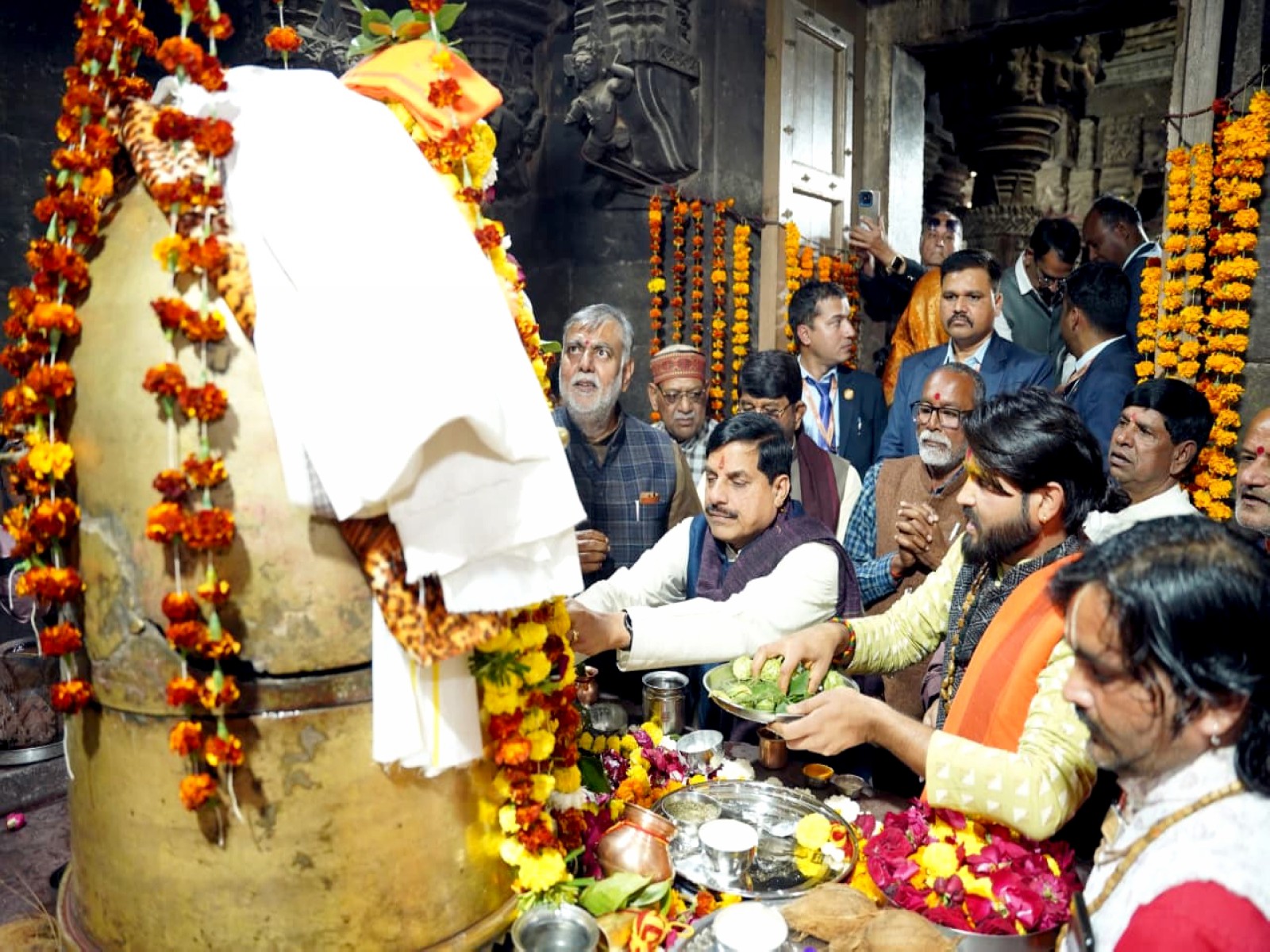 MP CM Mohan Yadav is offering prayers (Photo/DPR)