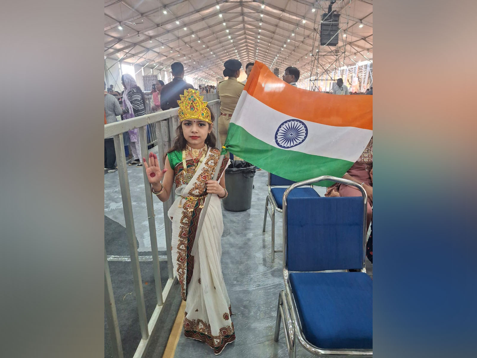 Ten-year-old Jinal Jethwa from Veraval portrayed Bharat Mata (Photo/GujaratCMO)