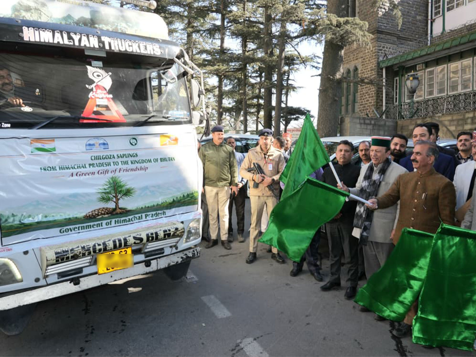 Himachal Pradesh Chief Minister Thakur Sukhvinder Singh Sukhu flagging off chilgoza sapling delivery to Bhutan (Photo/Himachal CMO)