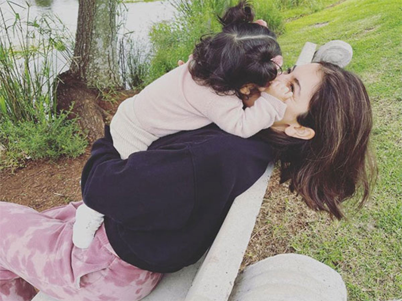 Actor Anushka Sharma with daughter (Image source: Anushka's Instagram)