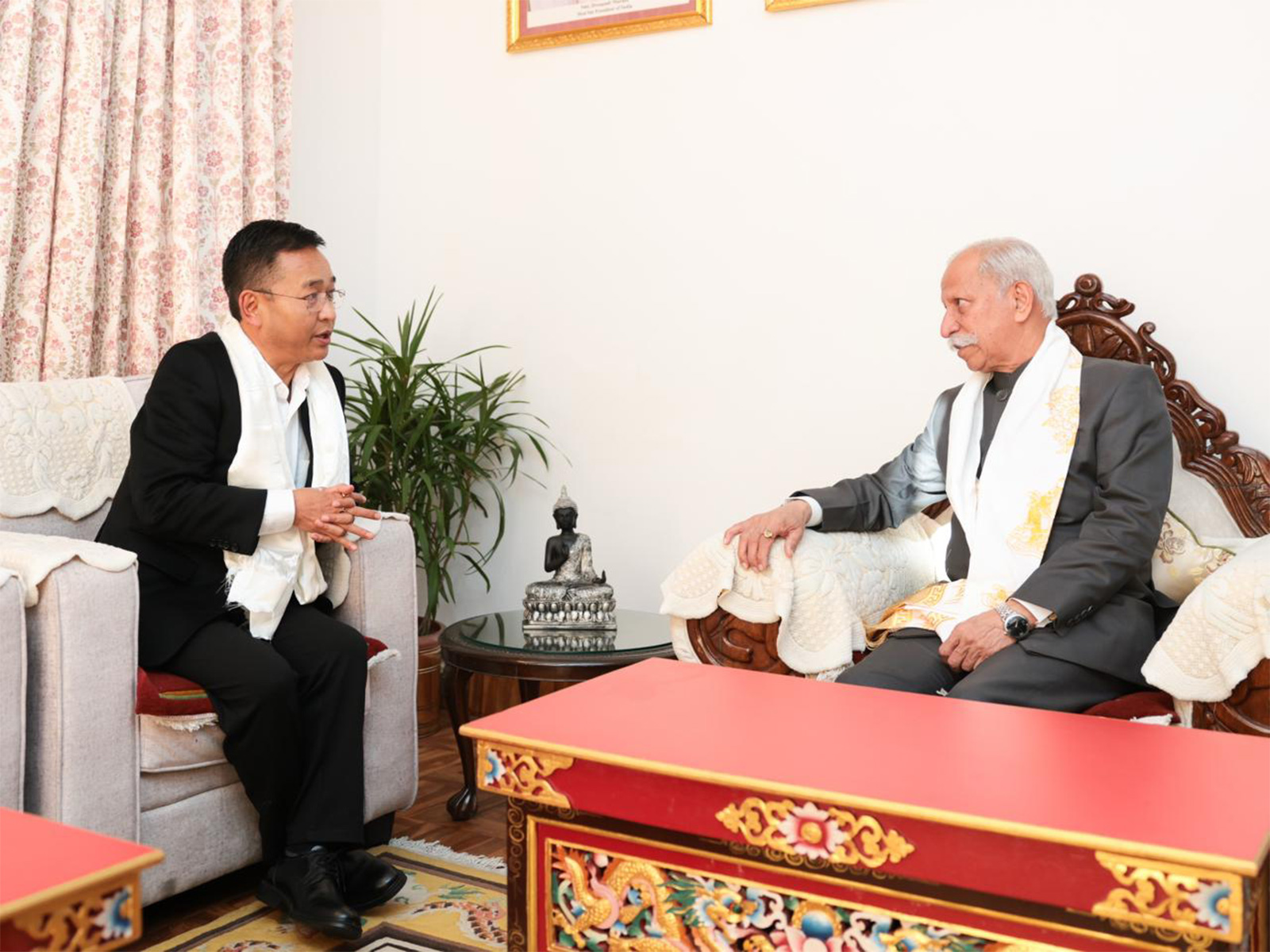 Sikkim Chief Minister Prem Singh Tamang with Governor of Arunachal Pradesh, Lt. General KT Parnaik (Retd.) (Photo/ANI)