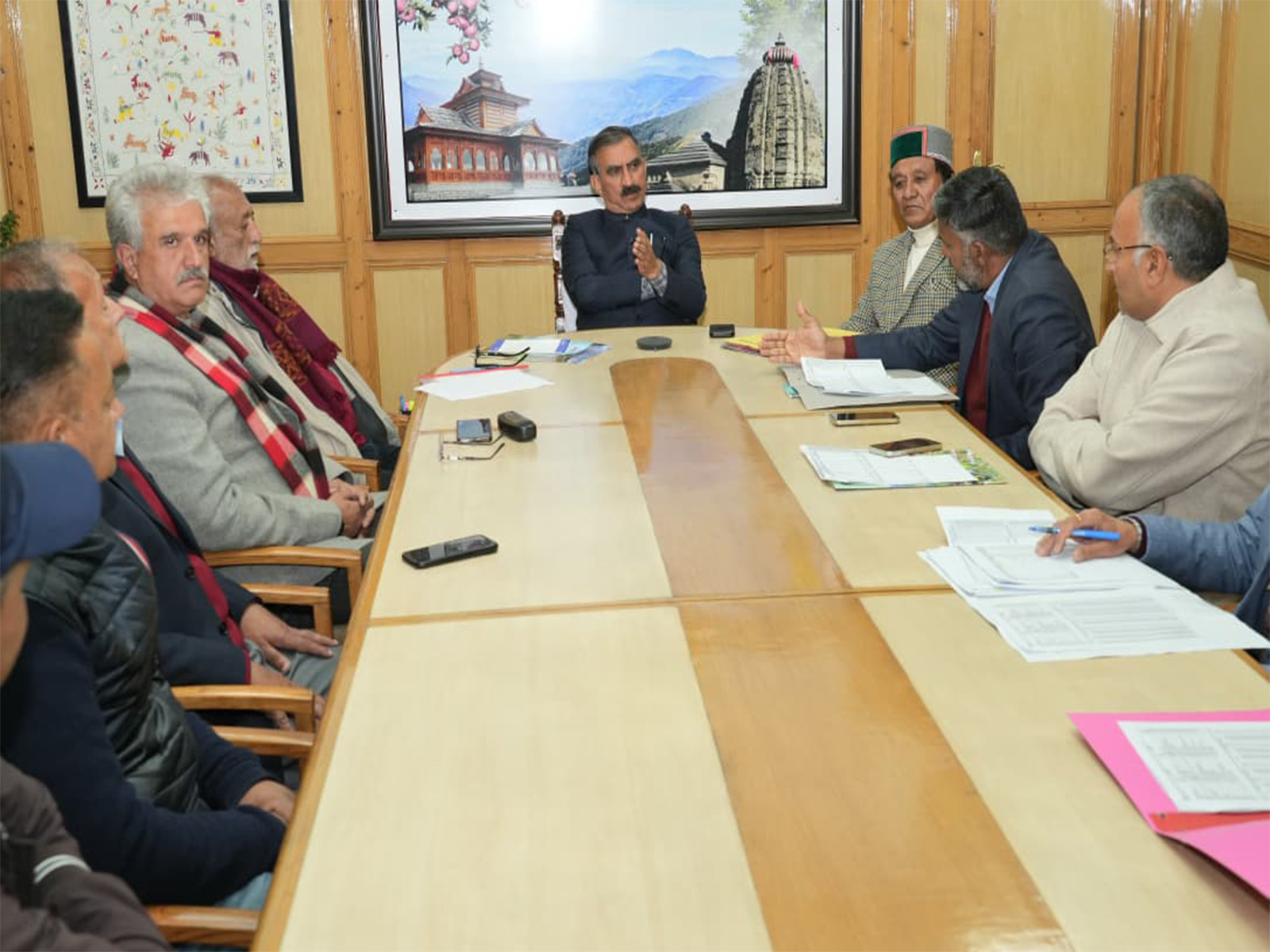 Himachal Pradesh Chief Minister Sukhvinder Singh Sukhu in a dialogue with apple orchardists and stakeholders (Image: X/@SukhuSukhvinder)