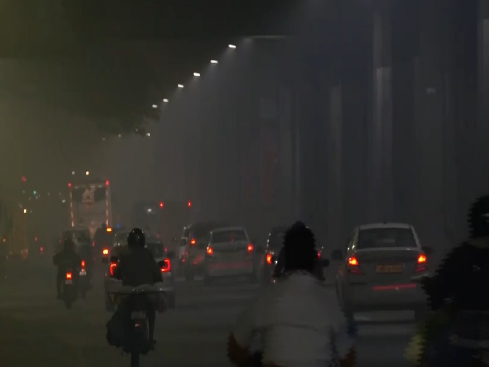 Thick fog covers the Chennai airport (Photo/ANI)