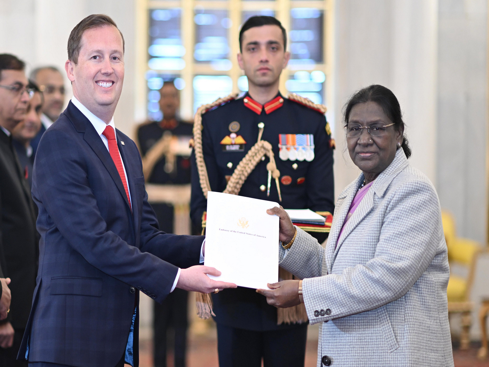 President Droupadi Murmu with Sergio Gor, Ambassador of the United States of America (Photo: X@rashtrapatibhvn)