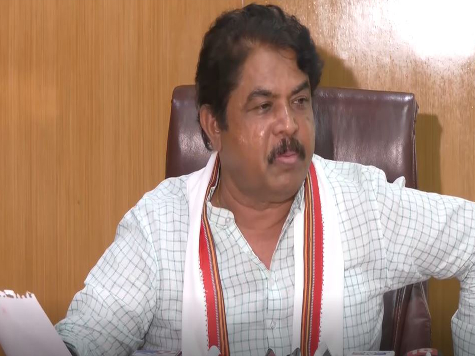 Karnataka Assembly Leader of Opposition R Ashok (Photo/ANI)