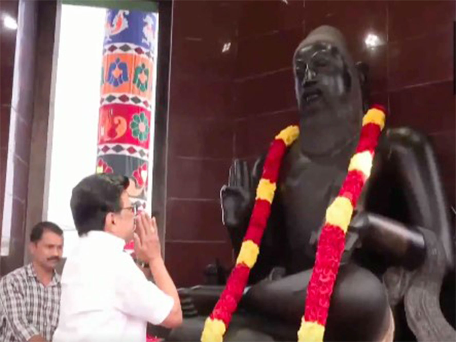 CM  MK Stalin offers tribute to Tamil poet Thiruvalluvar in Chennai (Photo/ TN DIPR)