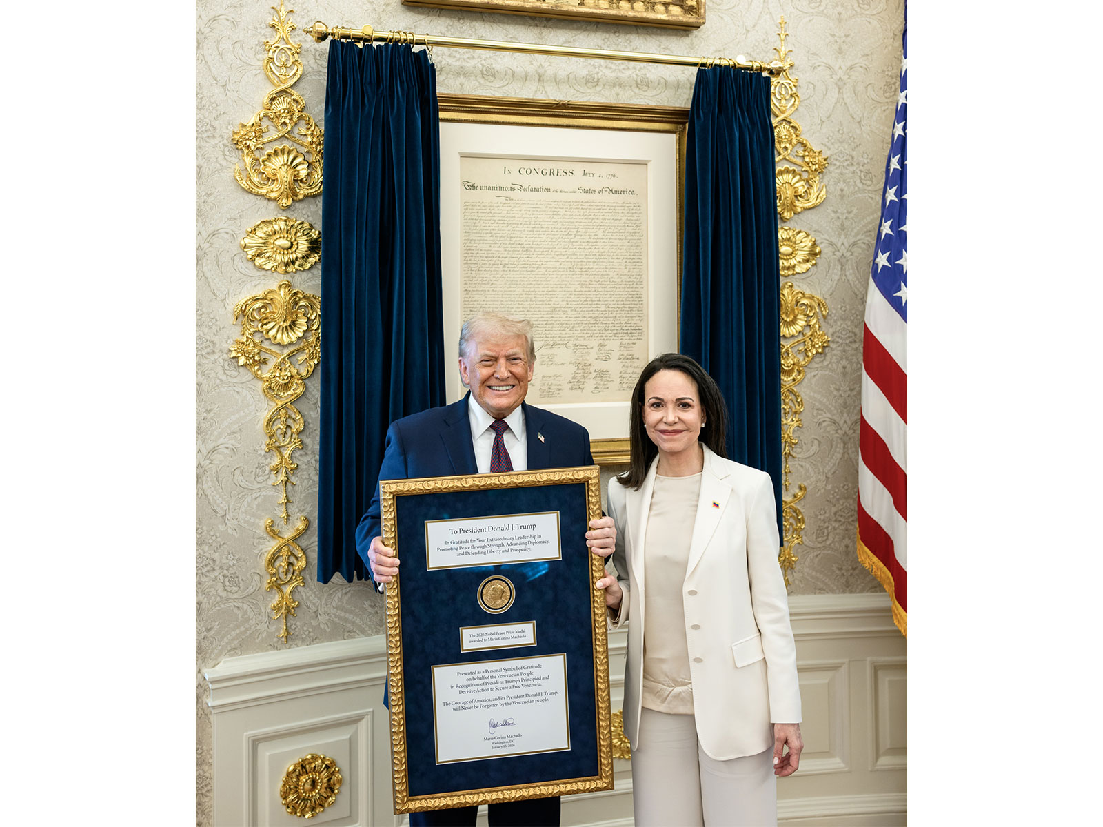 Machado presenting Trump with Nobel Peace Prize (Photo/X@WhiteHouse)