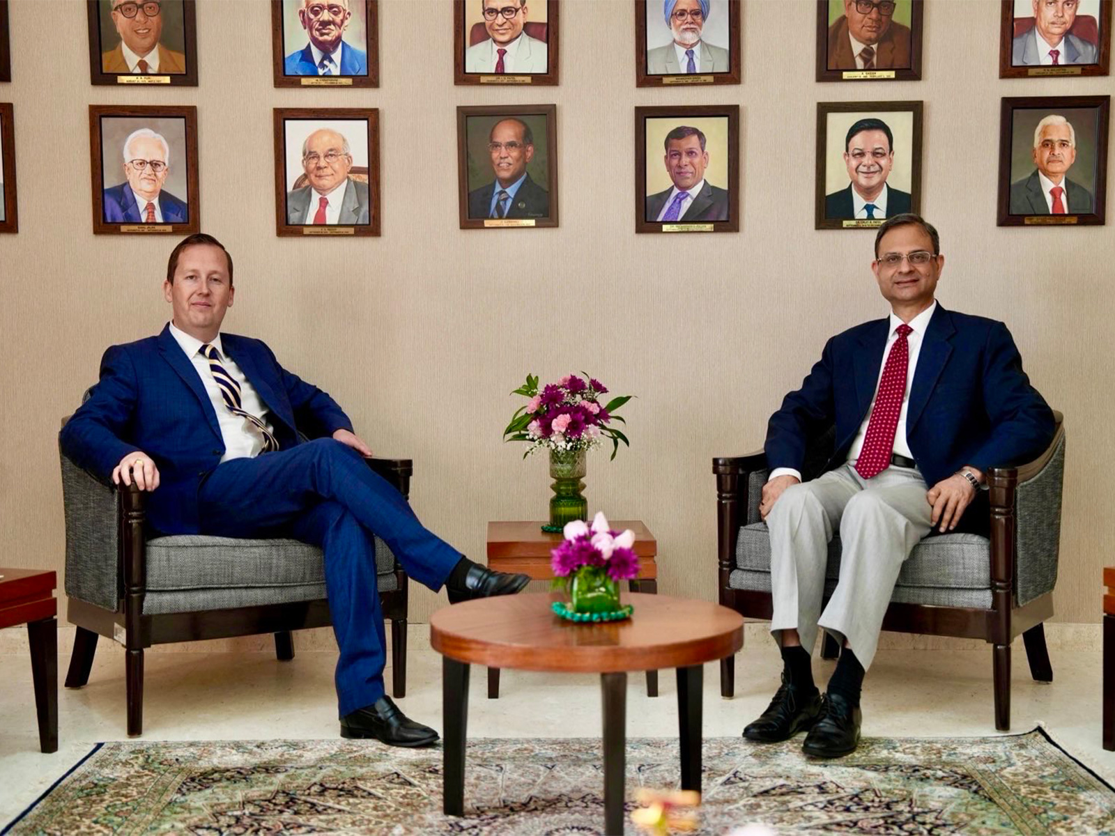 US Ambassador to India, Sergio Gor with Reserve Bank of India Governor Sanjay Malhotra (Photo: X@USAmbIndia)