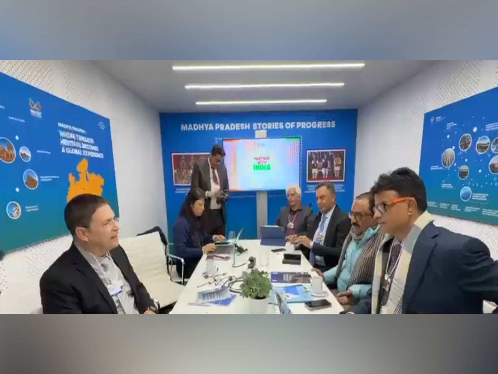 Madhya Pradesh government holds discussions with Israel Innovation Authority Chairman Alon Stopel (Photo/MP government)