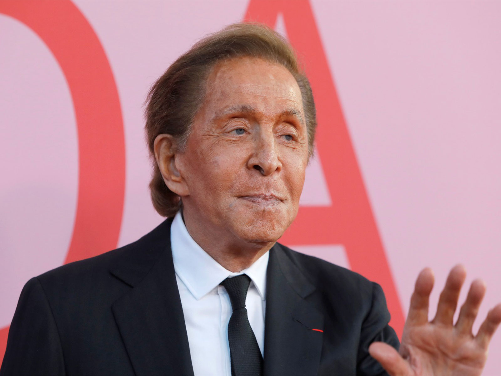 Late designer Valentino Garavani (Image source: Reuters)