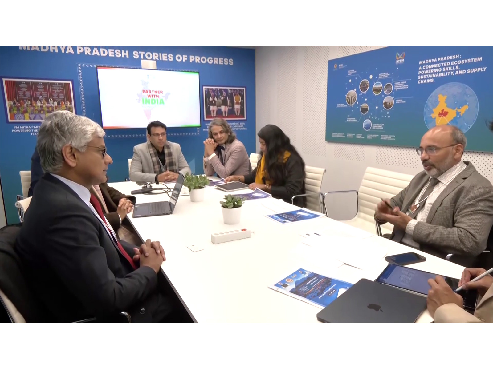  MP Government discussed  opportunities on logistics hospitality, tourism with Sri Lanka's John Keells Holdings PLC. (Photo: ANI)