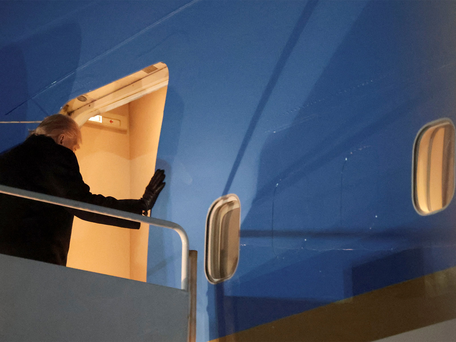 US President Donald Trump boards Air Force One (Photo/Reuters)