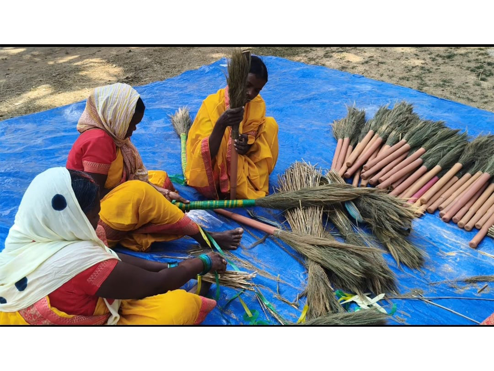 Broom-making is emerging as a source of livelihood for unemployed women of Paadi Korwa (Photo/ANI)