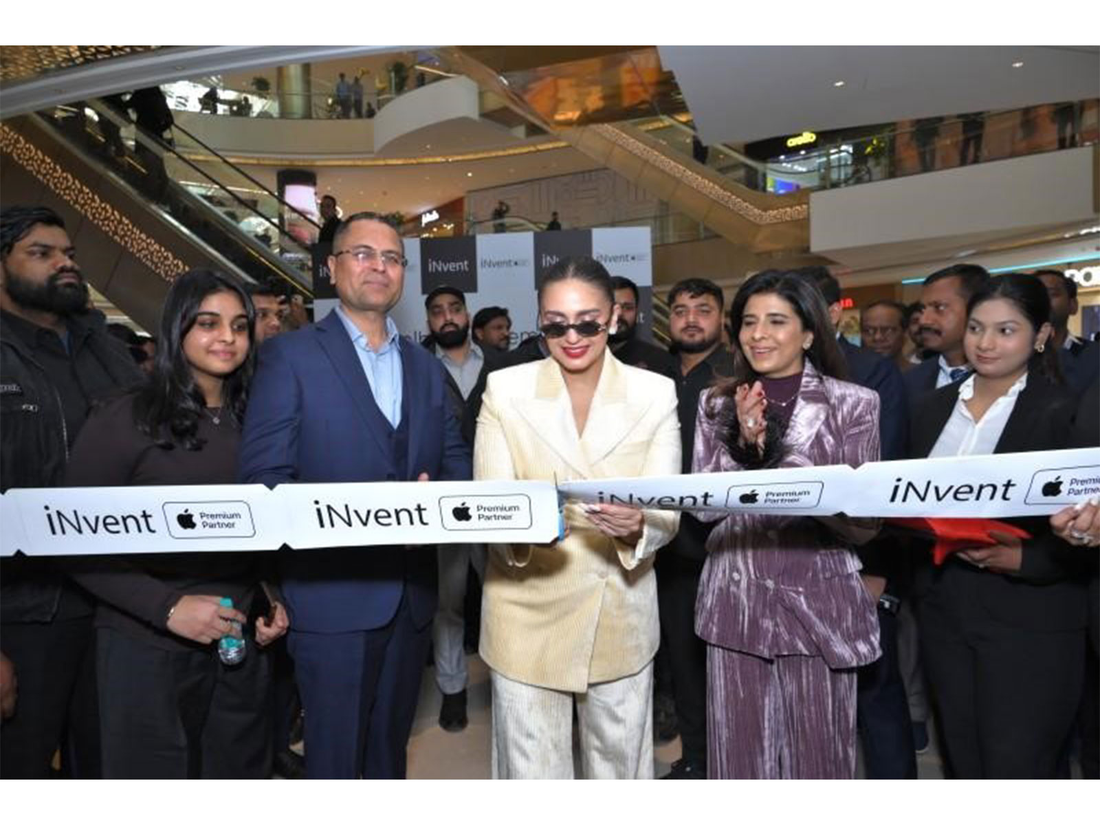 Swarn Bajaj, Founder & CEO, iNvent, Huma Qureshi, Pranati Bajaj, Director, iNvent