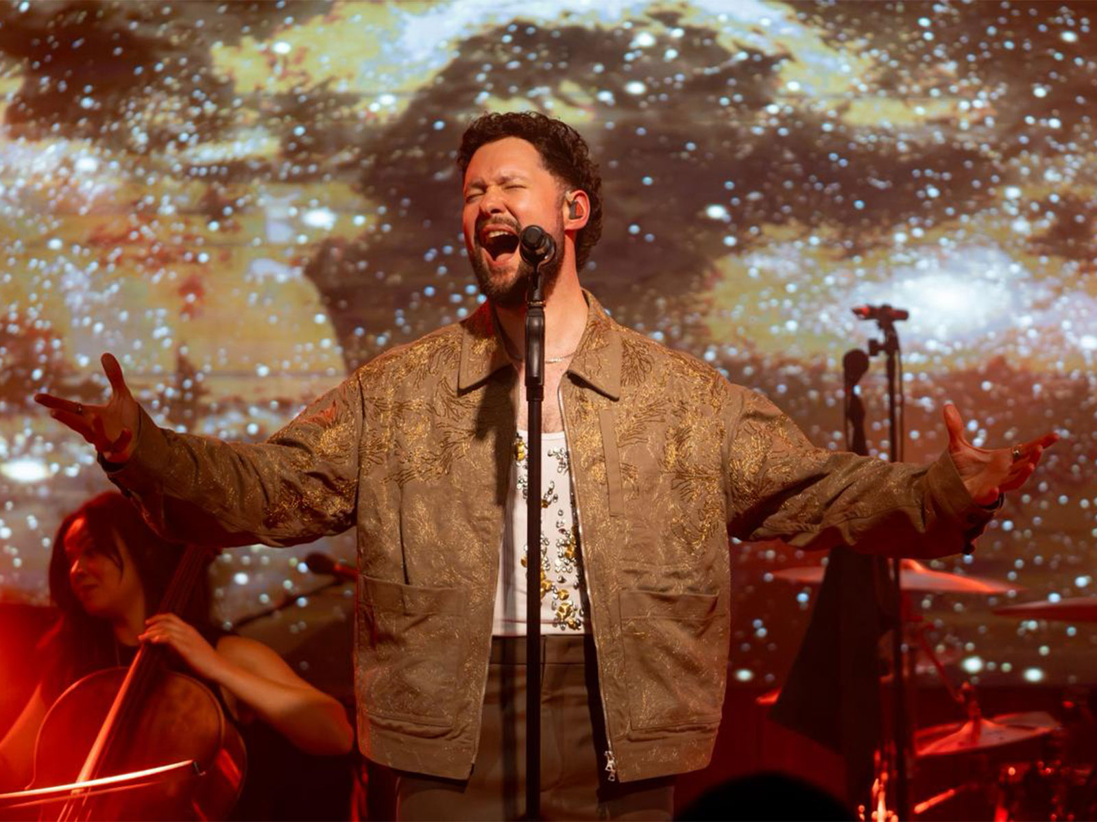 Calum Scott performs during his Avenoir Tour 2026 in New Delhi (Photo: BookMyShow)