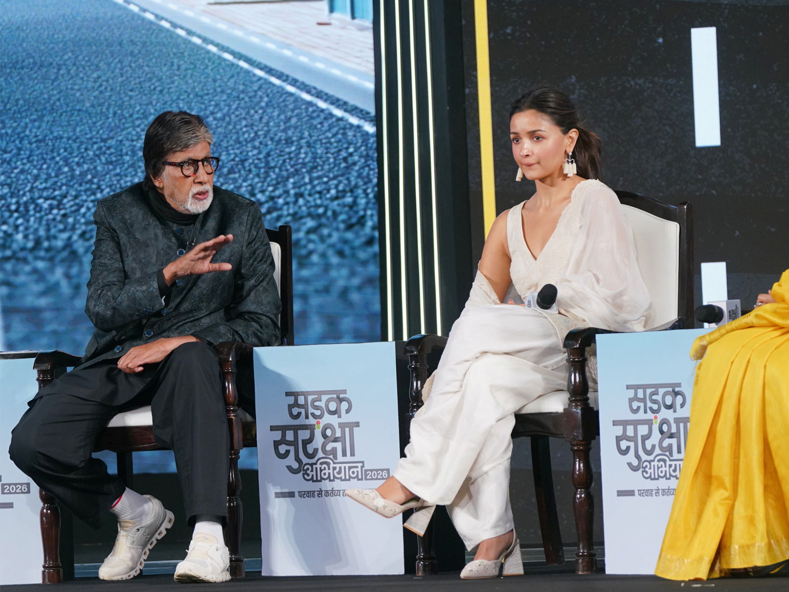 Actors Amitabh Bachchan and Alia Bhatt (Image source: Big B's blog)
