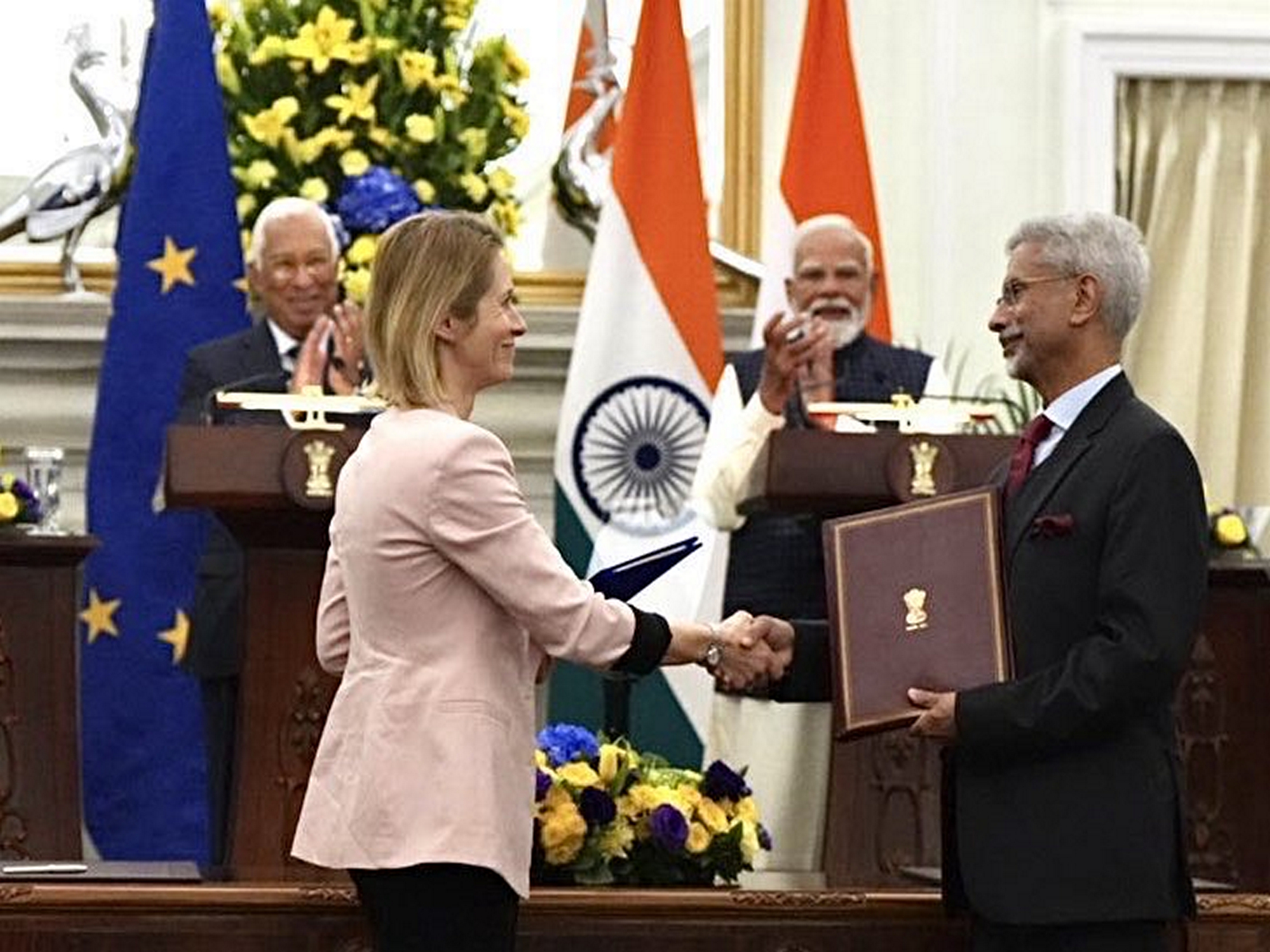 EU High Representative for Foreign Affairs and Security Policy Kaja Kallas with EAM Jaishankar exchange documents on SDP (Photo/X@kajakallas)