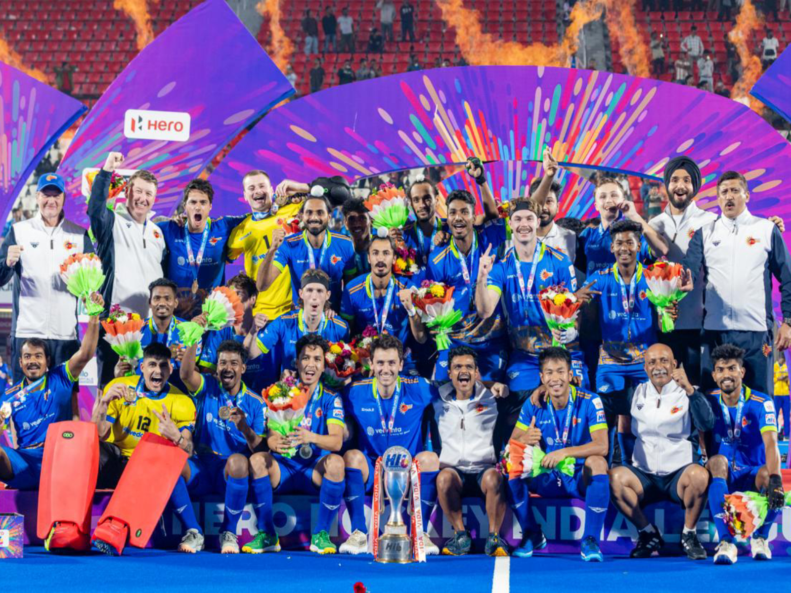 Vedanta Kalinga Lancers with HIL trophy. (Photo: Hockey India)