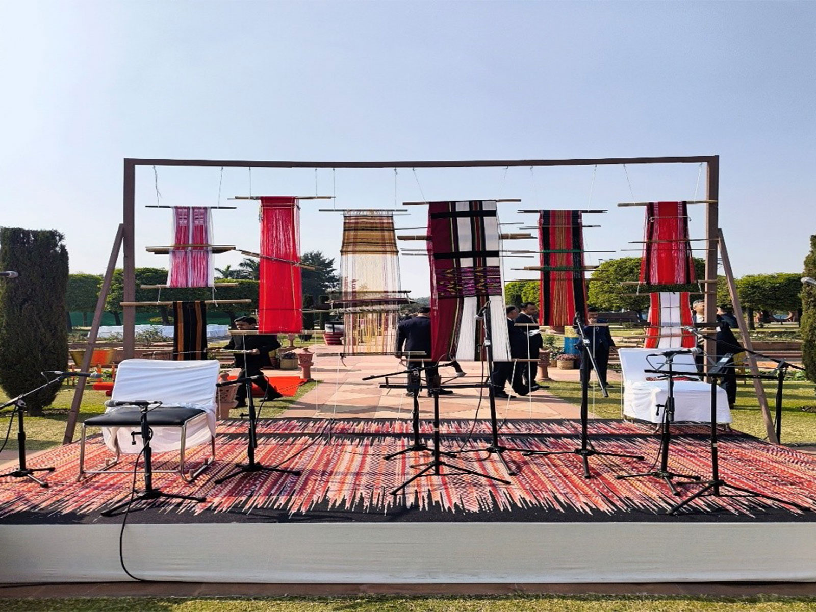 Northeast India's handlooms take centre stage at President's "At home banquet (Photo/PIB) 