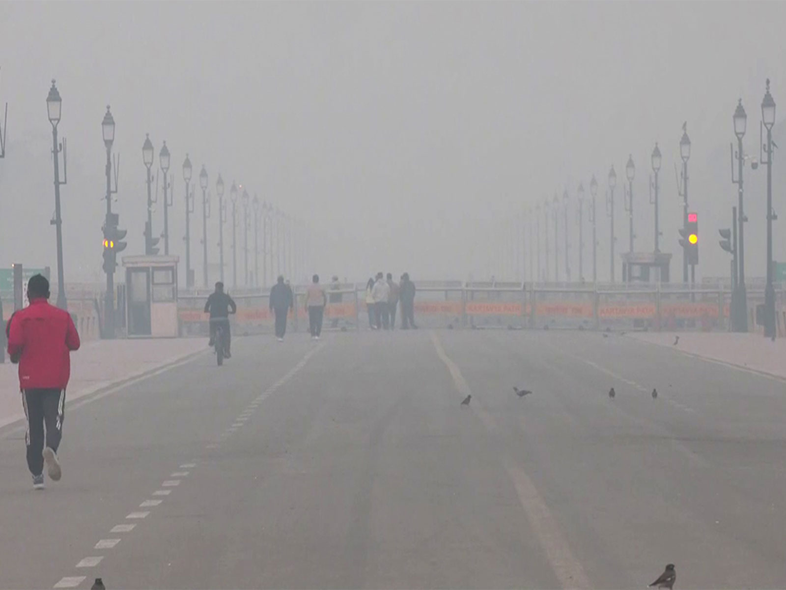 Toxic smog engulfs Kartavya Path. (File Photo/ANI)