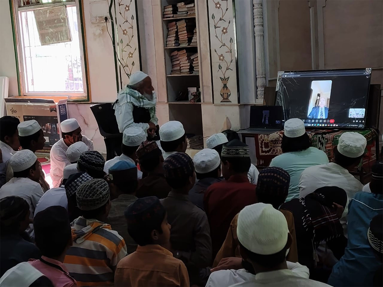 ADG training Rajababu Singh is addressing Madarsa students (Photo / ADG)