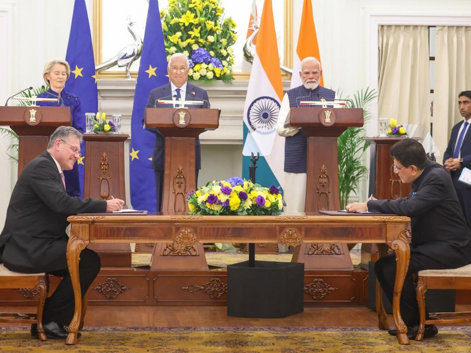 India-EU FTA being signed (Photo: X@MEAIndia)