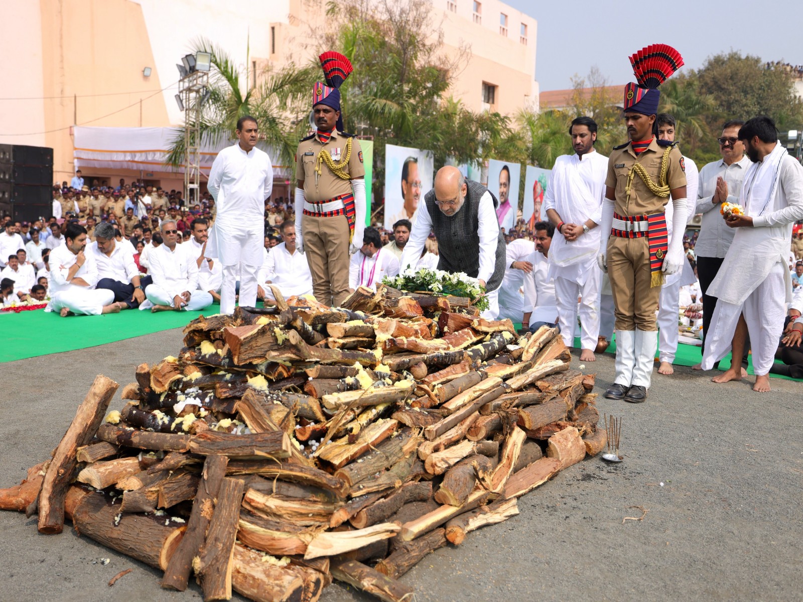 Union Home Minister Amit Shah offers last respects to Ajit Pawar (Photo: x/@AmitShah)